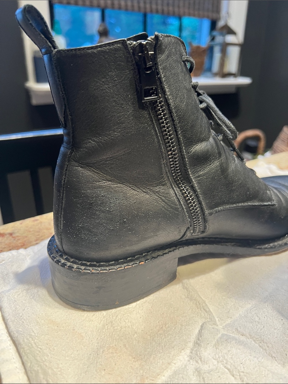 Vince Women’s Black Leather Cabria Lace-Up Boots - Size 8.5M - Picture 5 of 13